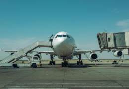 Три часа в очереди на паспортный контроль. Это лето может стать кошмаром для пассажиров