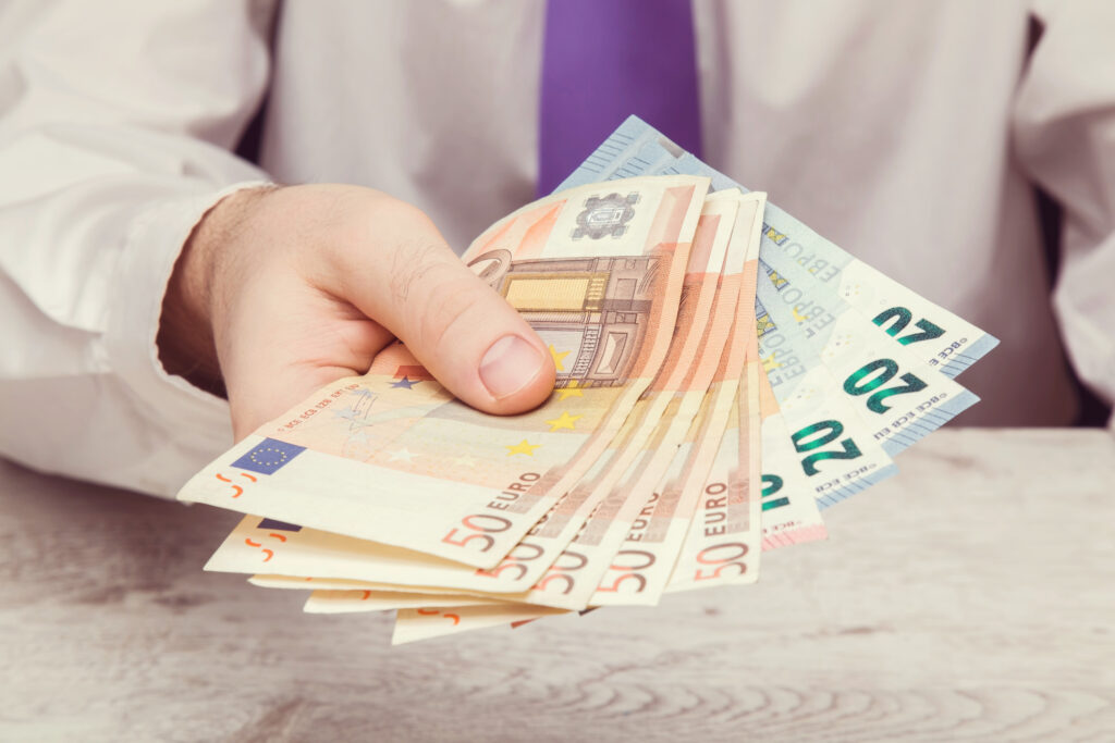 Въезд на работу в Италию «вне трудовых квот»