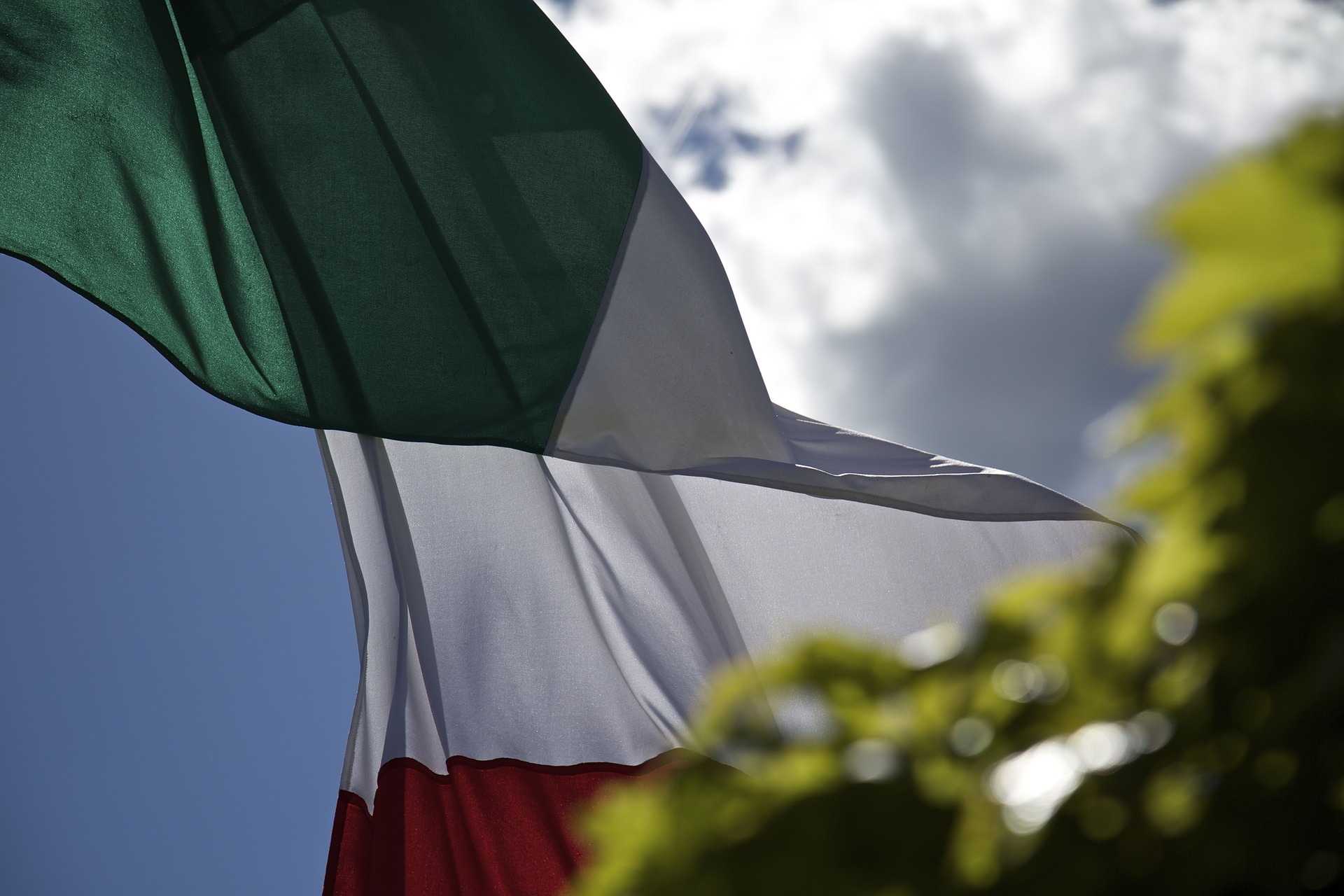 flag-2487552_1920