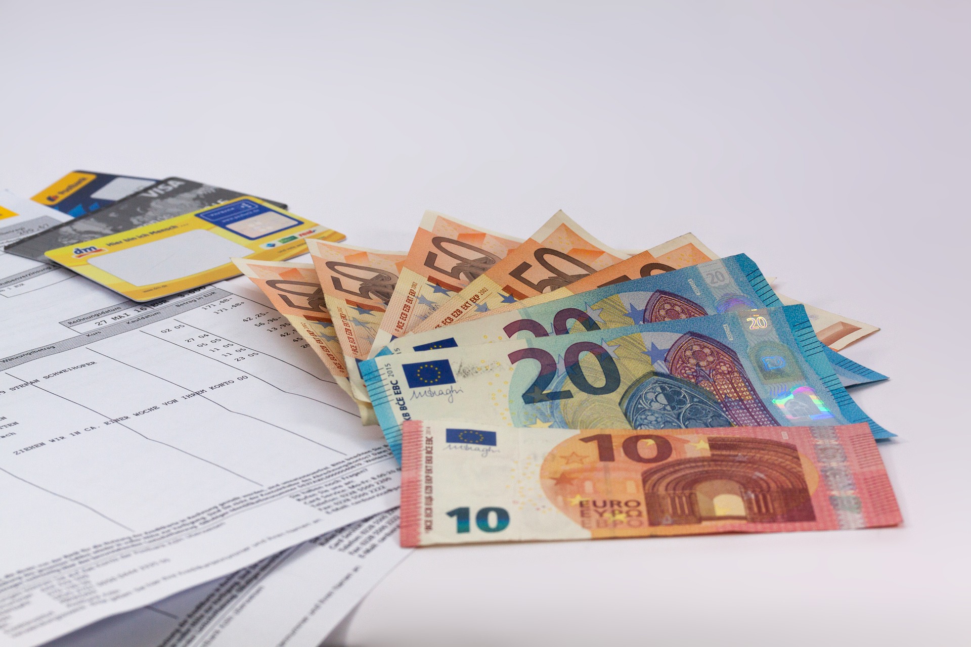 money-1439125_1920