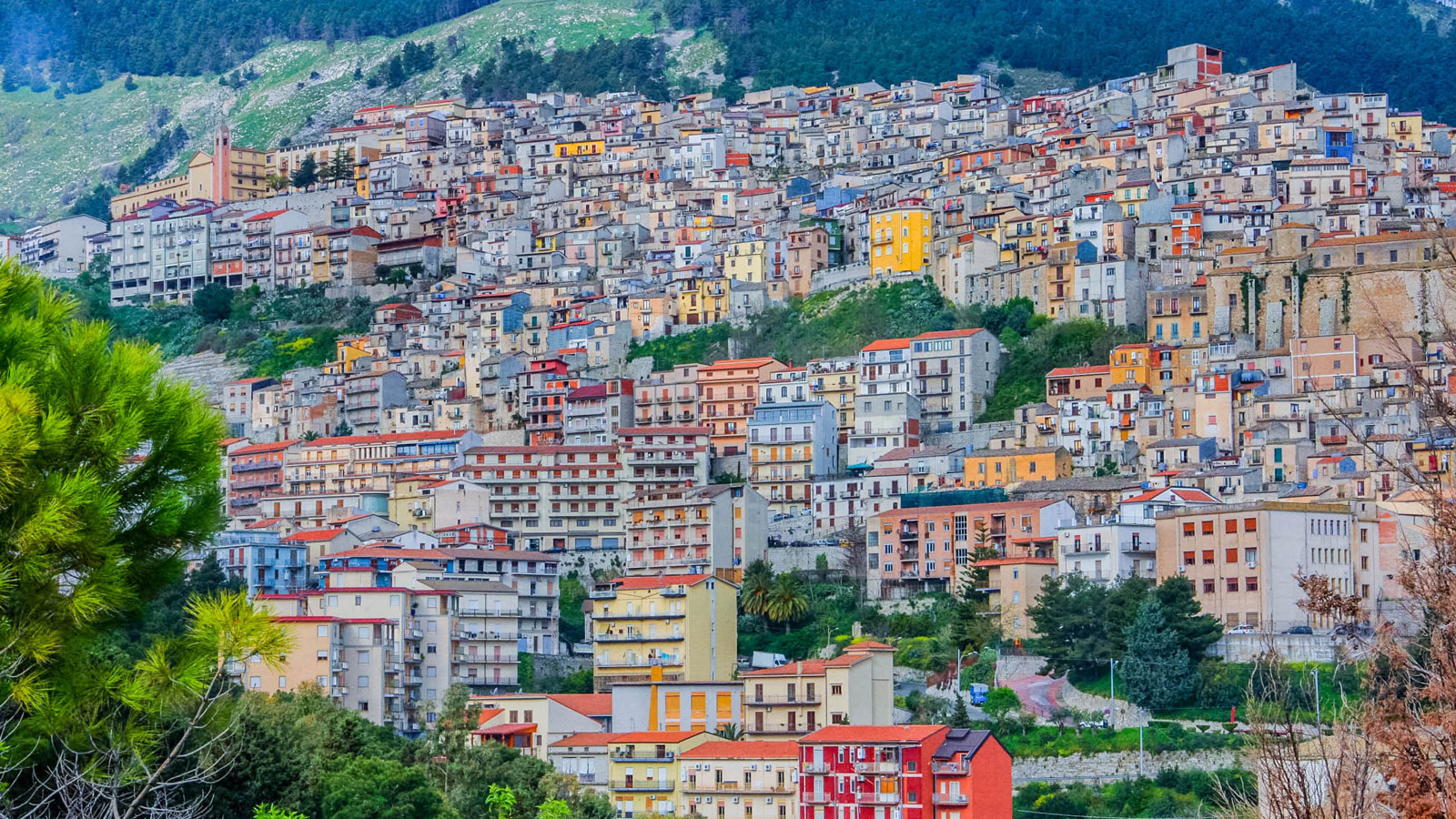 _dom_za_evro_v_italii_kammarata_agridzhento_siciliya
