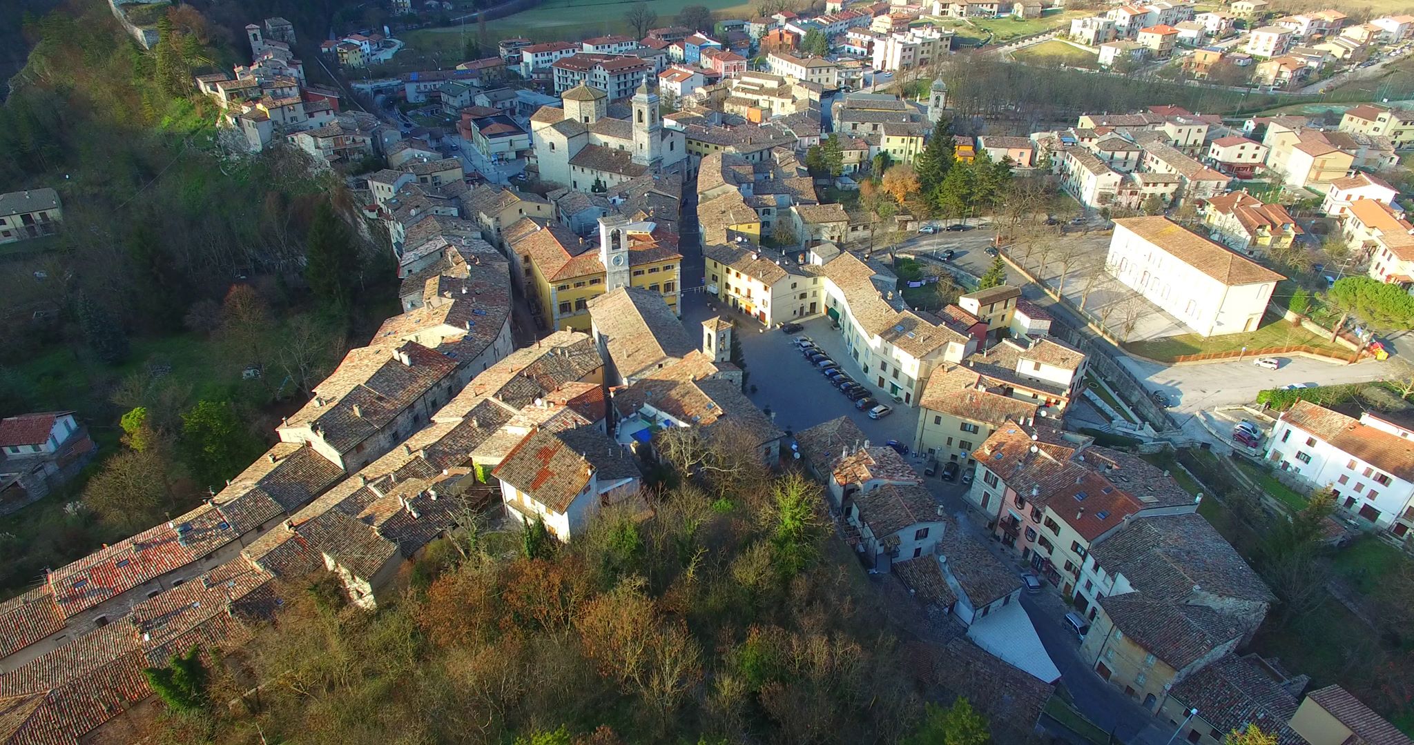dom_za_evro_v_italii_kantiano_pezaro-urbino_marke
