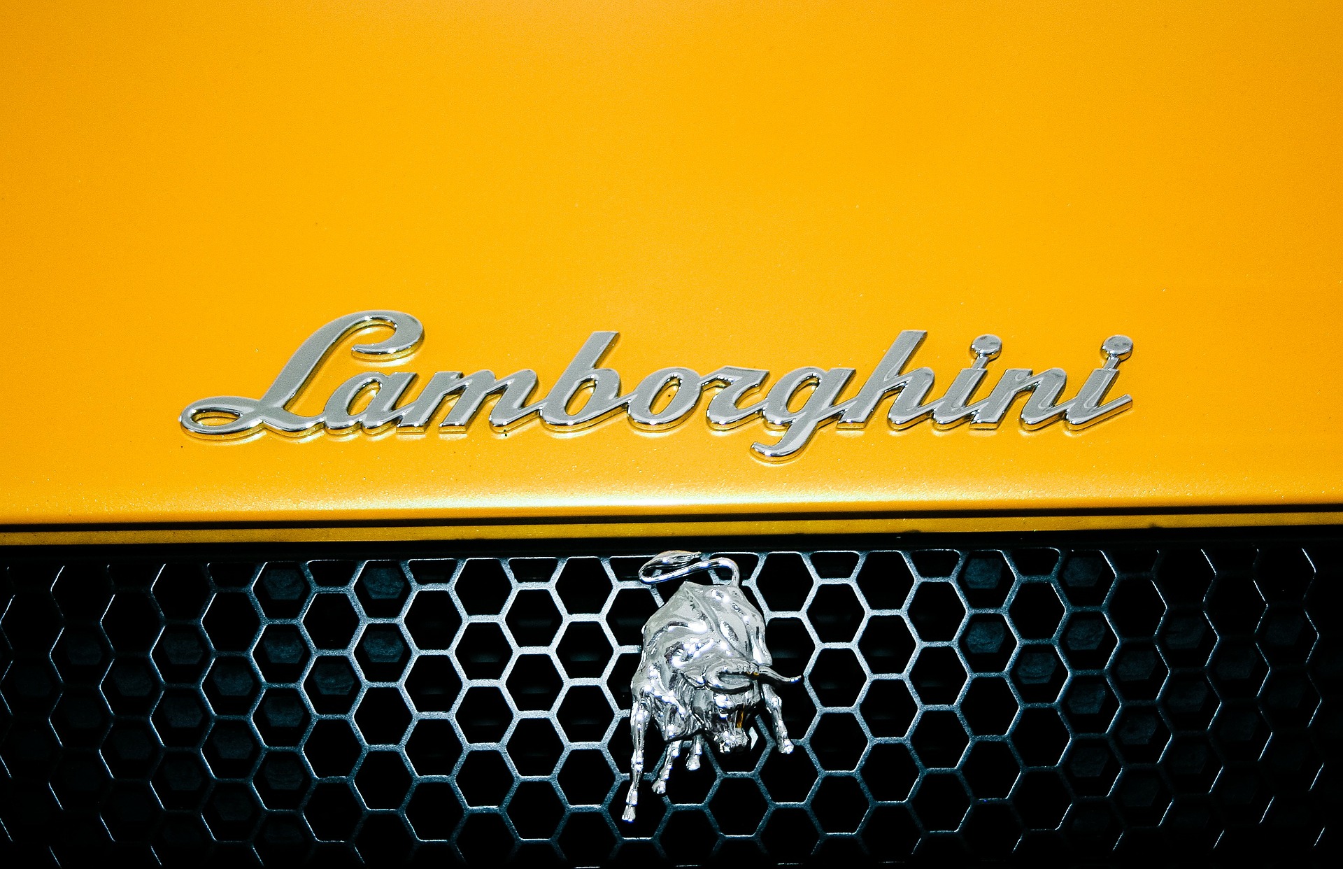 lamborghini-85731_1920