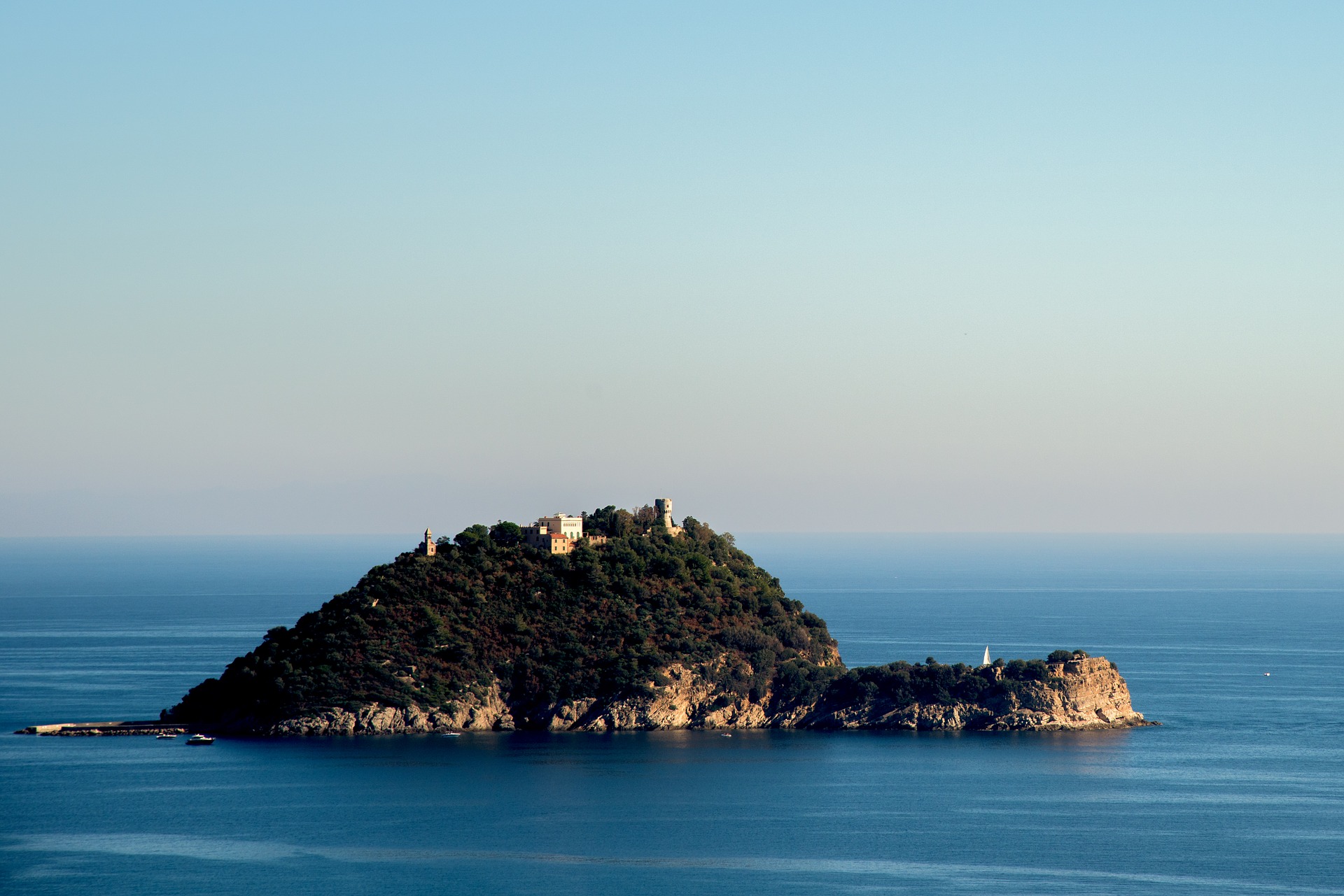 island-1941719_1920