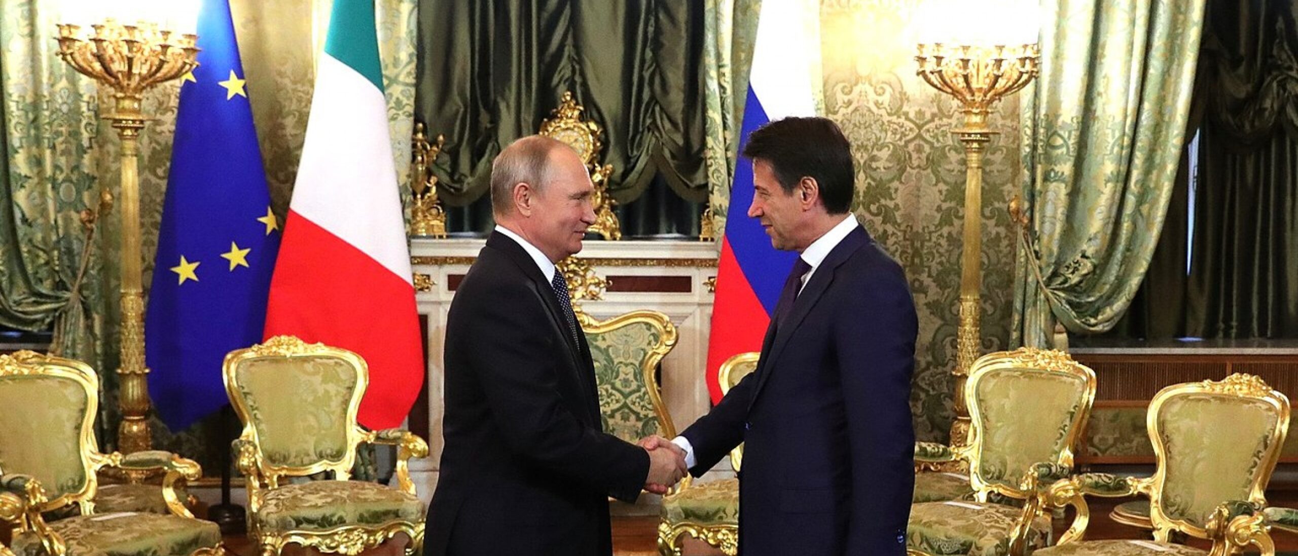 vladimir_putin_with_giuseppe_conte_2018-10-24_01