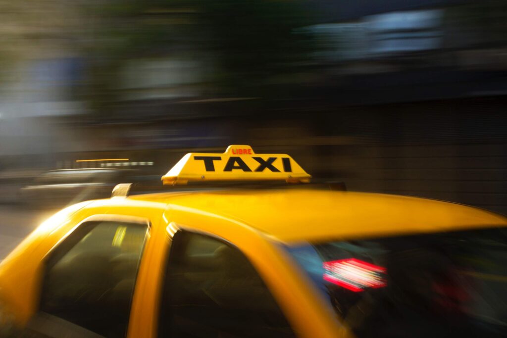 «Внутри Италии»: нападения медведей, очереди на такси и почему Airbnb никуда не денется